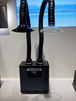 डबल सक्शन आर्म्स के साथ लाइटवेट 200W सोल्डर फ्यूम एक्सट्रैक्टर